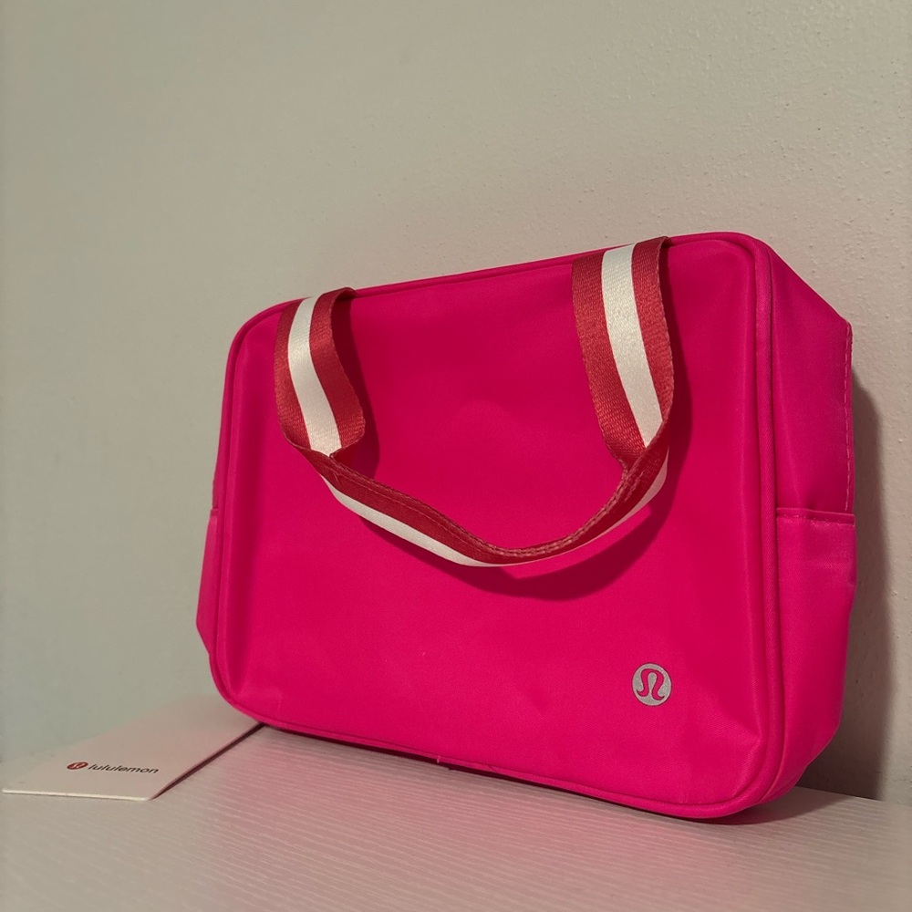 lululemon athletica lunch box